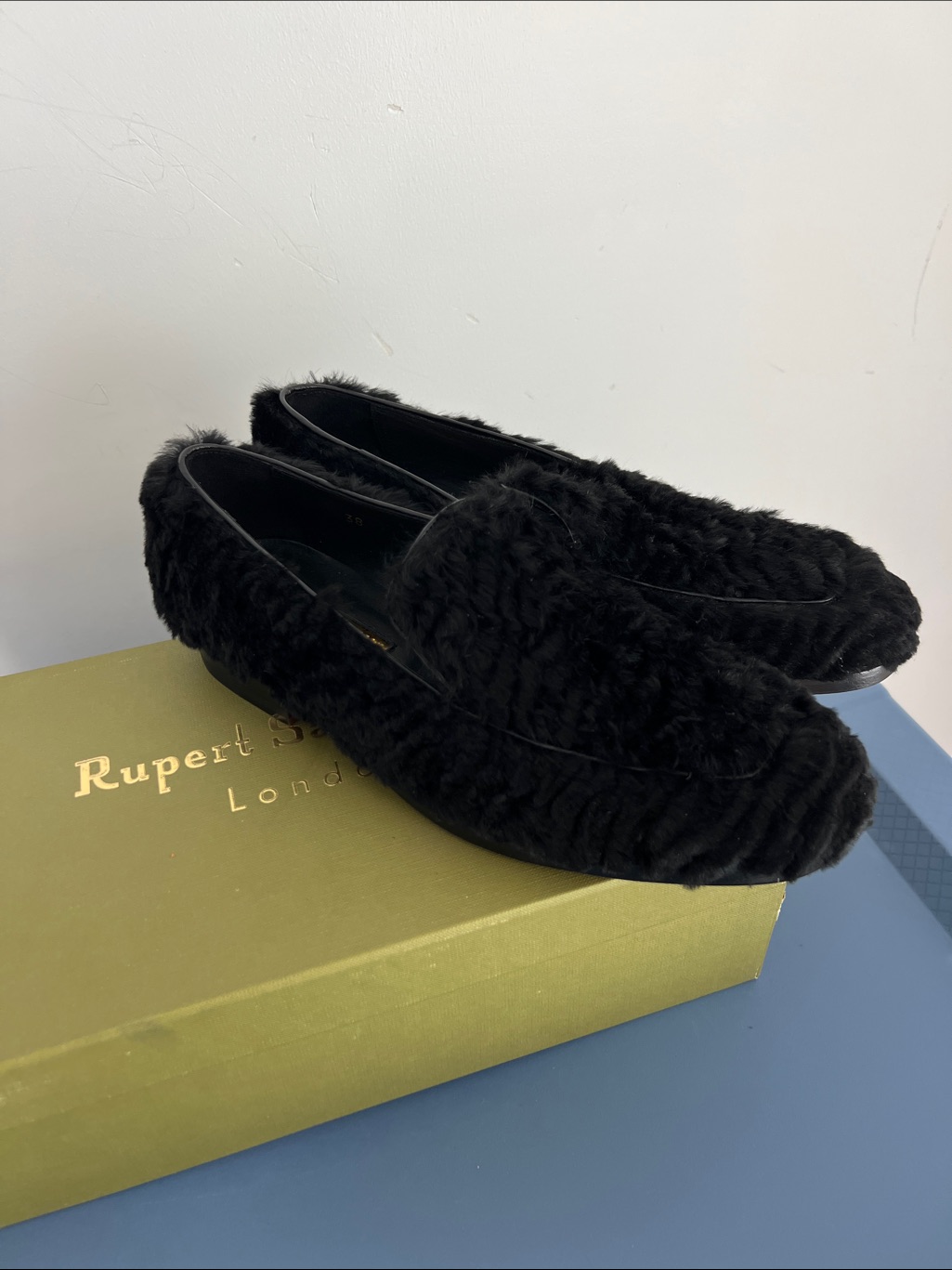 Rupert Sanderson London Langley Black Fur Loafers Made In Italy Luxurious 38